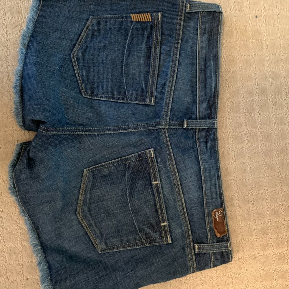 Shorts - Picture 3 of 3